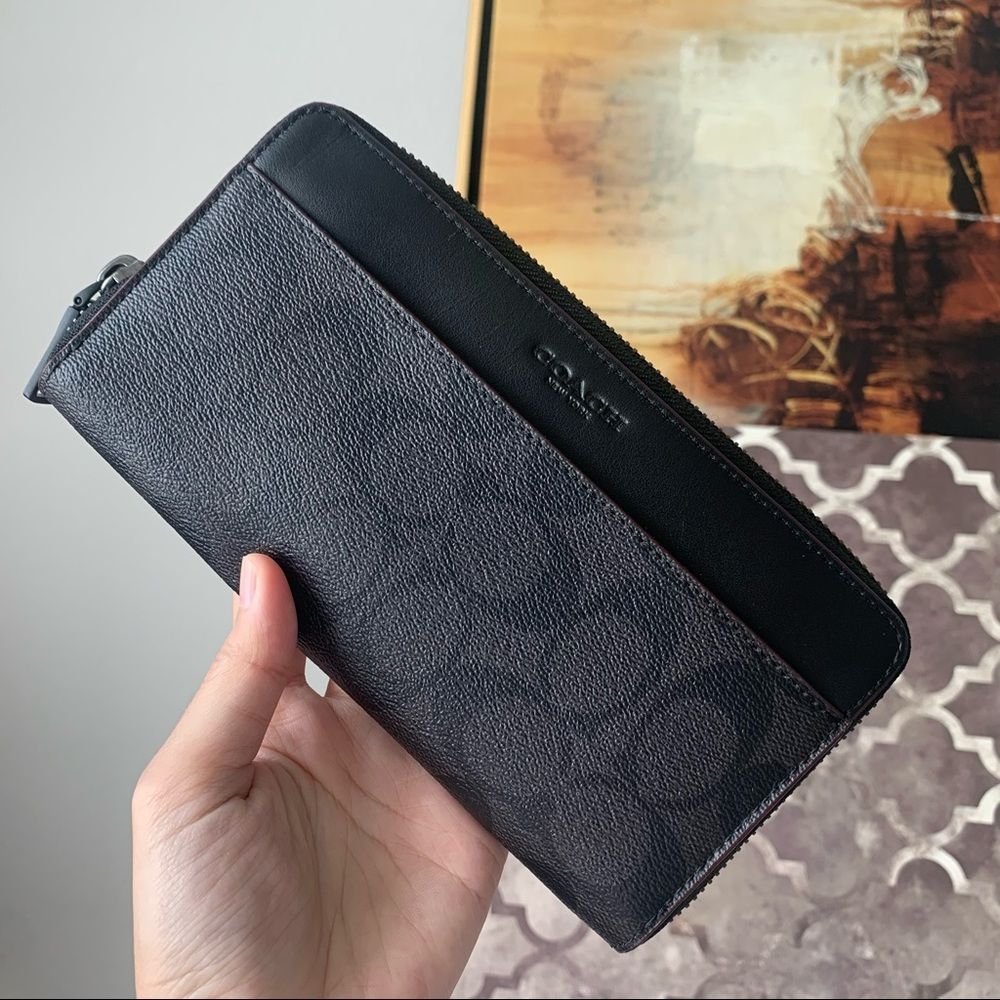 NWOT Coach ACCORDION WALLET (COACH F25517) BLACK Signature coated canvas logo